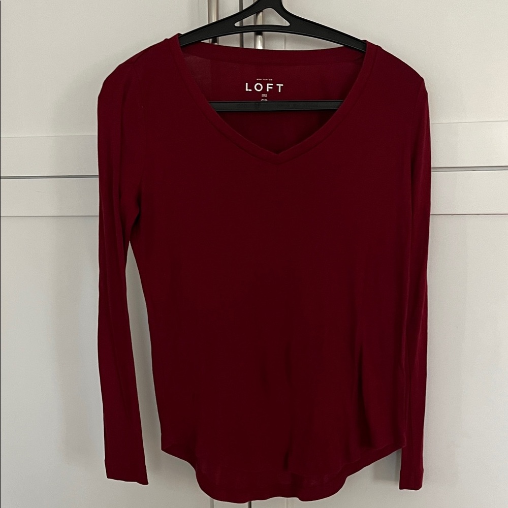 LOFT Women's Deep Red Long Sleeve V-Neck Top